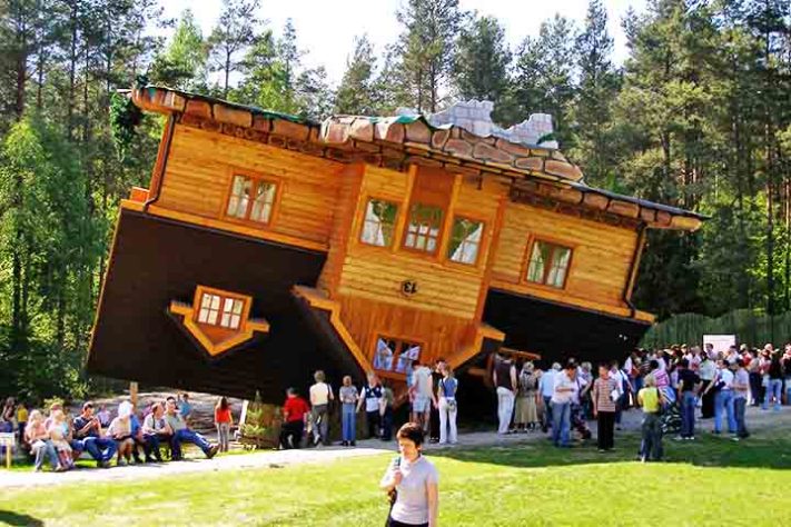 Szymbark, Polônia - Inusitado vilarejo polonês que tem casa invertida e maior piano do mundo