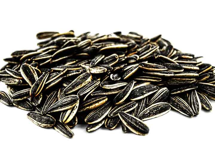 As sementes de girassol tambÃ©m sÃ£o uma Ã³tima fonte de biotina e proteÃ­na para estimular a produÃ§Ã£o de queratina. Rica tambÃ©m em vitamina E, cobre, selÃªnio e Ã¡cido pantotÃªnico. 

