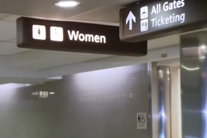 Mulher é presa nos EUA acusada de matar próprio cachorro em Aeroporto da Flórida