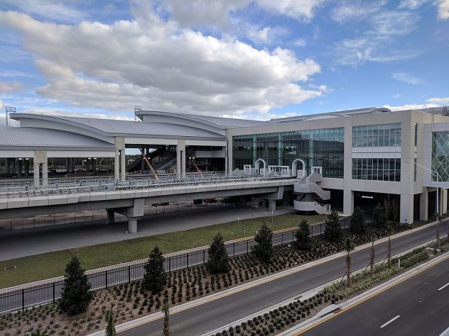 Aeroporto Internacional de Orlando, Flórida, EUA