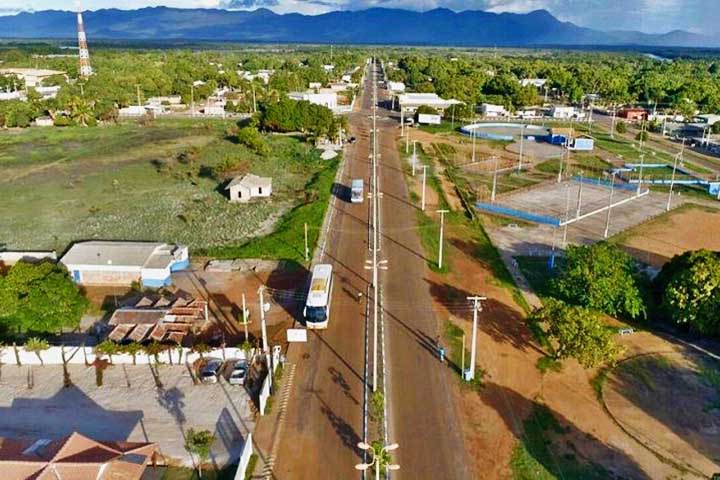 Bonfim (RR) - 42,27 pontos -  Problemas com desenvolvimento econômico devido à proximidade com a fronteira. Infraestrutura urbana ainda subdesenvolvida. Depende fortemente de subsídios federais para sobreviver.