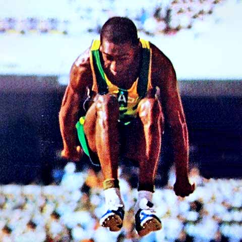 Nelson Prudêncio (1944 - 2012) - Forma com Adhemar Ferreira da Silva e João do Paulo o trio histórico do salto triplo brasileiro. Subiu em dois pódios olímpicos: prata na Cidade do México, em 1968, e bronze em Munique, em 1972.

