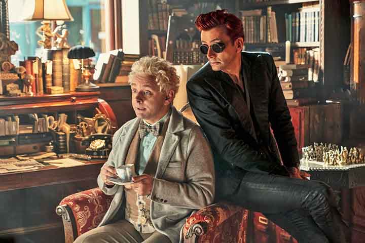 Na produção, Sheen interpreta Aziraphale, um anjo que forma uma improvável parceria com o demônio Crowley, vivido por David Tennant. Sua química com Tennant e seu desempenho cativante tornaram a série um grande sucesso, com uma segunda temporada lançada em 2023.