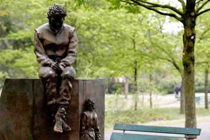 Monumento em homenagem a Ayrton Senna - Imola cidade desenhada por Leonardo da Vinci - Reprodução Youtube