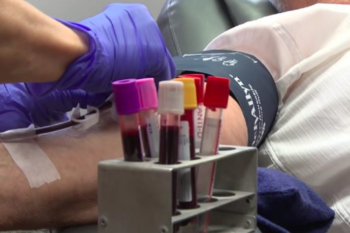 Morre doador de sangue que salvou a vida de mais de 2,4 milhões de bebês na Austrália