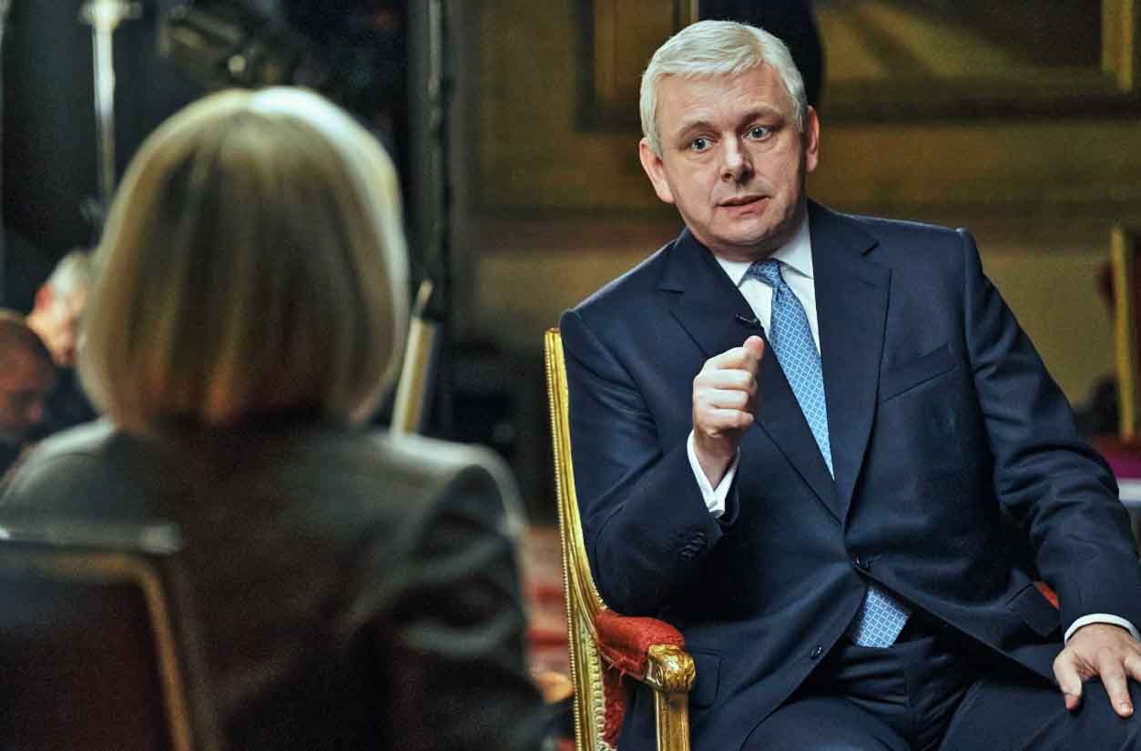 Filme, A Very Royal Scandal (2024) - Michael Sheen, ator galês - Divulgação