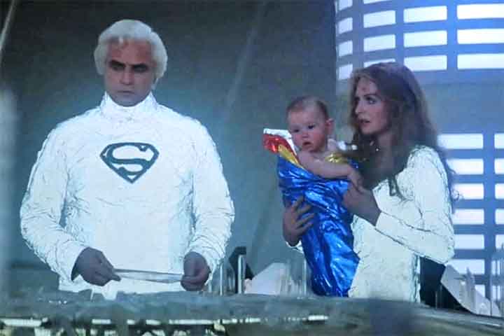 Apesar do sucesso estrondoso de "O Poderoso Chefão", Brando continuou a ter uma relação conturbada com a indústria. Em 1978, surpreendeu ao interpretar Jor-El, o pai de Superman, no blockbuster "Superman: O Filme", pelo qual recebeu um dos maiores salários da época por poucos minutos de tela. 
