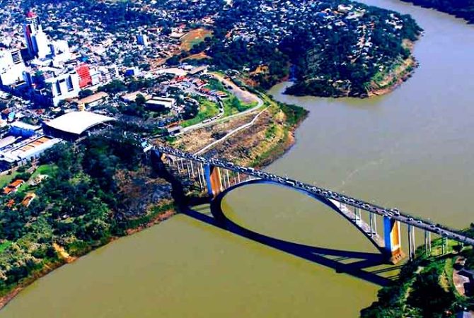 Ponte da Amizade: 60 anos da ligação terrestre entre Brasil e Paraguai