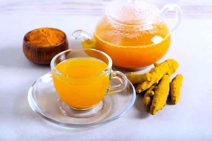 O chÃ¡ de cÃºrcuma Ã© feito com cÃºrcuma fresca ou seca em Ã¡gua. Sua cor Ã© amarela, laranja ou dourada e tem um perfil de sabor terroso com um toque picante que lembra o sabor do gengibre. 