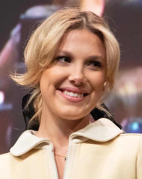 Segundo o jornal britânico Daily Mail, as denúncias foram apresentadas pela atriz antes do início das gravações da quinta e última temporada, que estreará no dia 26 de novembro.