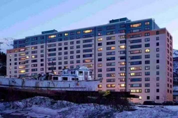 O complexo Begich Towers, no Alasca