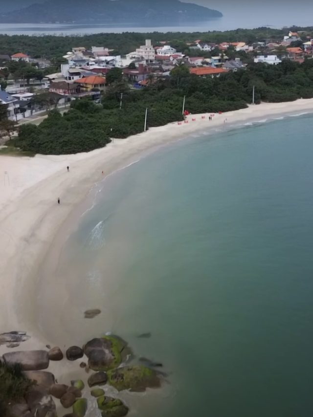 Praias calmas pelo Brasil: refúgio relaxante para qualquer idade