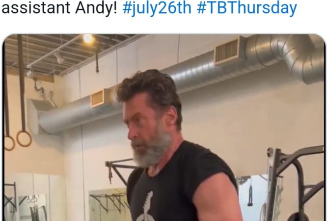 Hugh Jackman levanta peso no treinamento para Wolverine