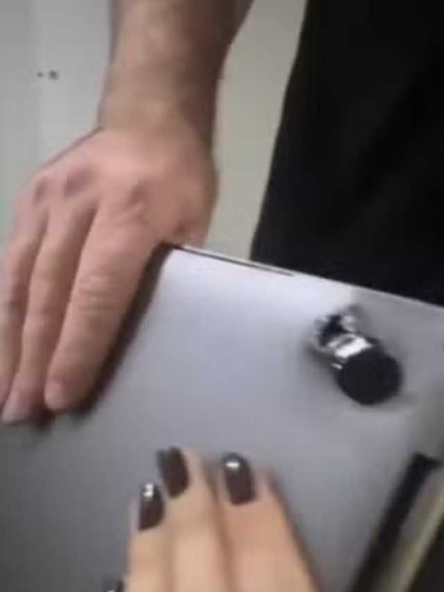 Motociclista é salvo por notebook na mochila durante assalto