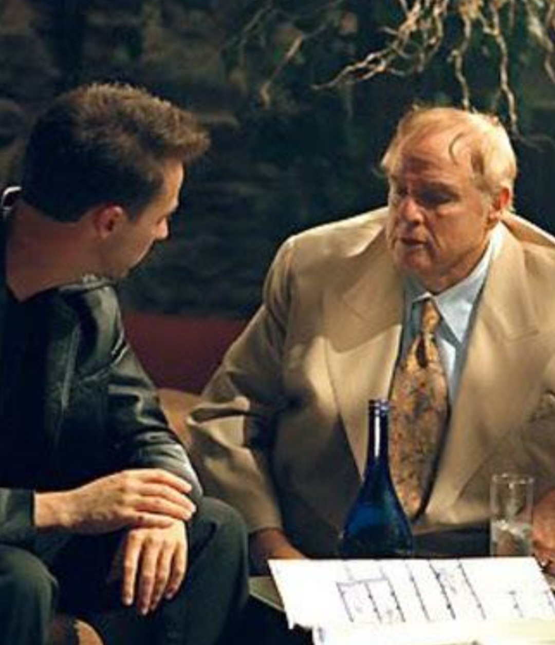 Marlon tambem enfrentou problemas financeiros devido ao seu estilo de vida excêntrico e caro. Seu último papel no cinema foi em "A Cartada Final" (2001), ao lado de Robert De Niro e Edward Norton.
