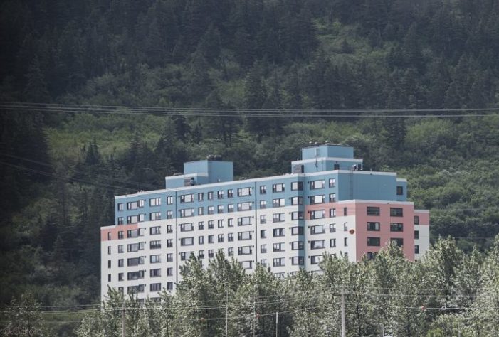 O complexo Begich Towers, no Alasca