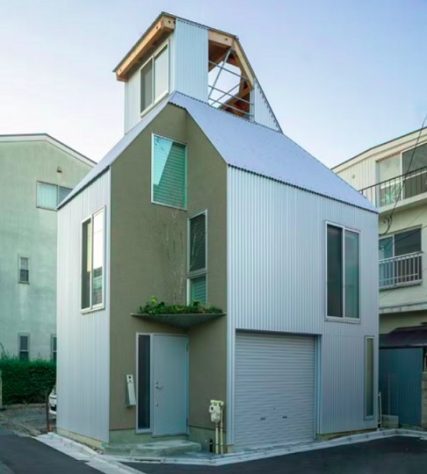 Casa minúscula no Japão impressiona por aproveitamento de espaço