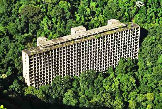 Misterioso e abandonado há quase 70 anos, ‘Hotel Esqueleto’ atrai atenção no Rio de Janeiro