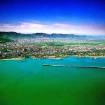 O Mar Cáspio (Rússia, Cazaquistão, Turcomenistão, Irã e Azerbaijão) (Makhachkala, a capital da república russa do Daguestão, é a terceira maior cidade do Mar Cáspio)- Importantes lagos que se destacam em países da Ásia - Murad Magomedov/Wikimédia Commons