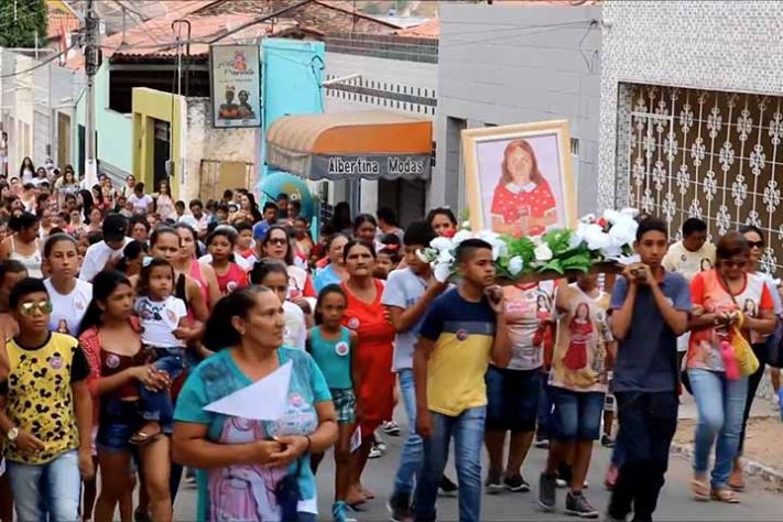 Estátuta da menina Benigna