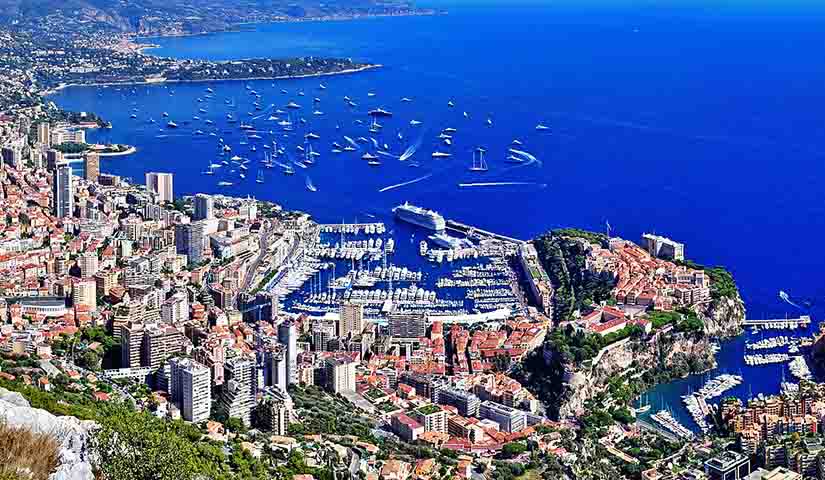 Costa Azul (França) – Também chamada de Riviera Francesa(Vista geral do Principado do Mónaco) - Costas litorâneas charmosas e turísticas pelo planeta - Tobi 87/Wikimédia Commons