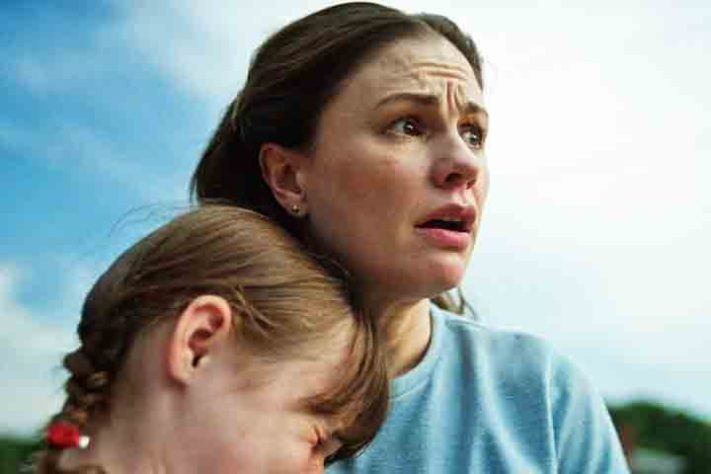 Anna Paquin em A Friend of the Family (2022) - Atores que fizeram sucesso quando eram criança - Divulgação