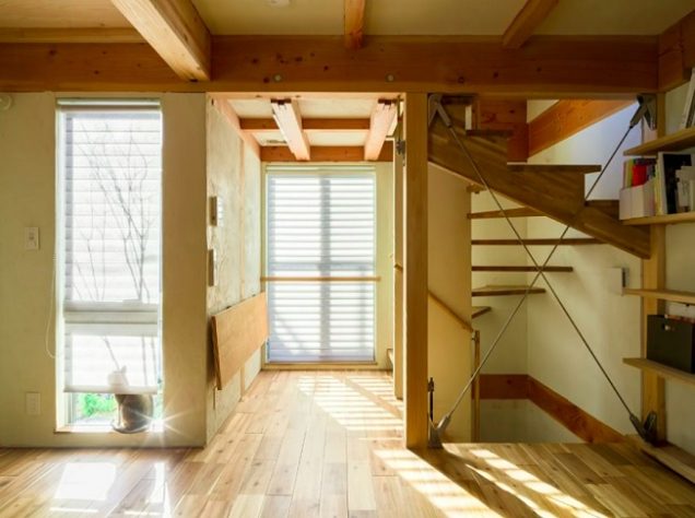 Casa minúscula no Japão impressiona por aproveitamento de espaço