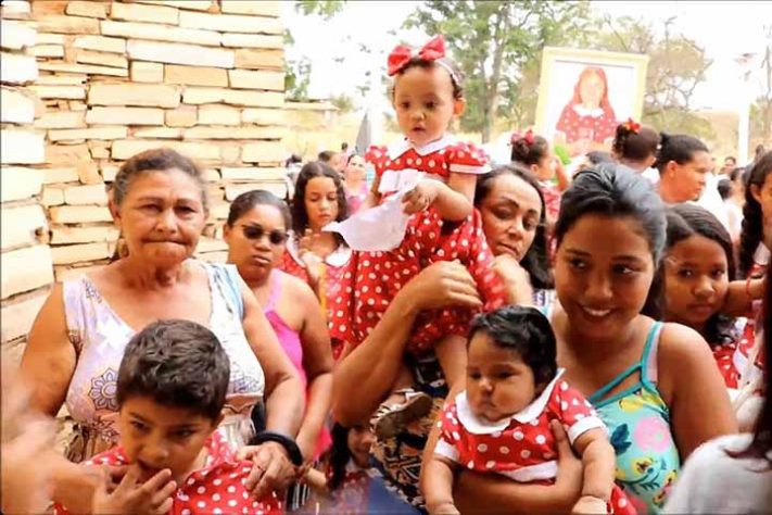 Estátuta da menina Benigna