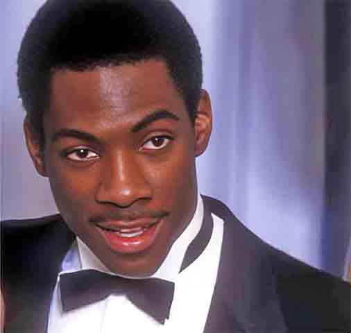 Durante um período da infância, após a morte do pai e a mãe adoecer, Murphy viveu em um orfanato com Charlie, seu único irmão. Ele declarou em entrevistas que esse período ajudou a formar seu senso de humor - na adolescência já faria apresentações de stand up comedy. 
