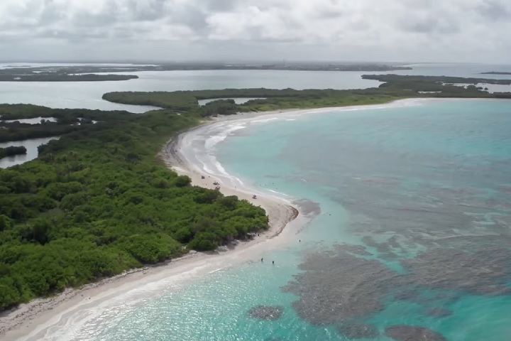 Isso porque as ilhas, localizadas no Oceano Índico, a mais de 4.100 km da Austrália, são territórios desabitados por seres humanos.