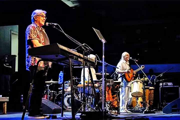Ivan Lins: natural do Rio de Janeiro, nasceu em 16/6/1945. Cantor, compositor e pianista, toca o instrumento desde a adolescência. Além de discografia vasta, teve muitas canções gravadas por outros intérpretes como Elis Regina, Gal Costa, Simone e Emílio Santiago. Artistas estrangeiros da envergadura de Sara Vaughan e Barbra Streisand também emprestaram suas vozes e criações do carioca. 

