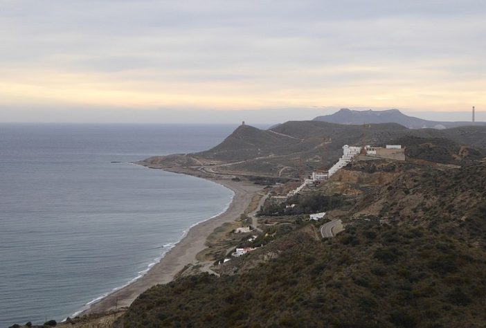 El Algarrobico - Hotel construído há mais de 20 anos em praia paradisíaca da Espanha nunca foi utilizado