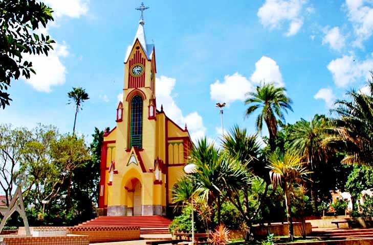 Na arquitetura do município, destaca-se o da Igreja Matriz São José, de traços góticos, com vitrais e altares majestosos. 
