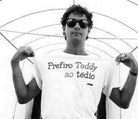 No segundo semestre de 1986, ele gravou o segundo álbum, pela PolyGram (hoje Universal Music Group). Entre as faixas estão temas românticos como "Só se For a Dois", "O Nosso Amor a Gente Inventa", "Solidão Que Nada" e "Ritual".-Reprodução do Instagram @cazuza.oficial