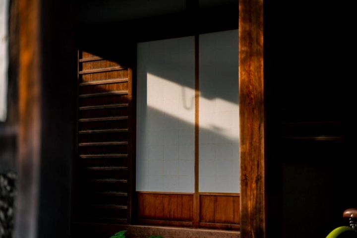 Diferente de muitos países, onde casas são construídas para durar gerações, no Japão é comum que casas sejam demolidas e reconstruídas após 30 ou 40 anos. 