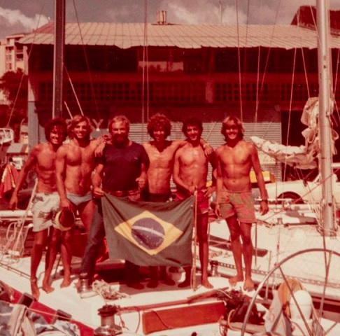 Aleixo Belov também é dono de um feito marcante: ele detém o título de velejador brasileiro com mais milhas navegadas até hoje!