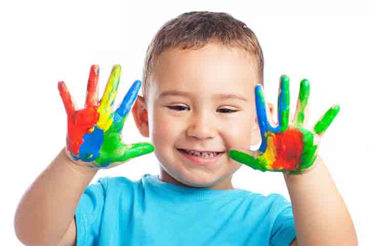 O autismo não é uma doença, mas sim uma condição que faz parte da diversidade humana. Os exemplos de pessoas famosas aqui mostradas mostram que pessoas autistas podem alcançar grandes conquistas quando recebem apoio e compreensão.