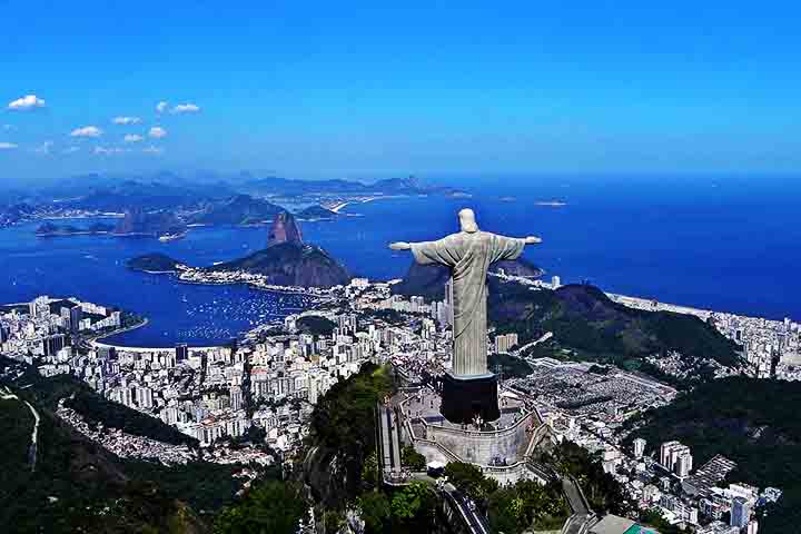 Já no caso do estado do Rio de Janeiro, a perda de habitantes no saldo migratório dentro do país foi de 165,3 mil pessoas.

