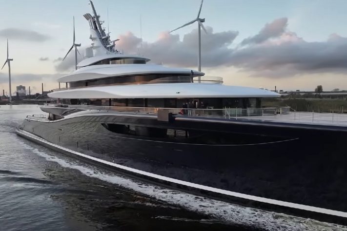 Bill Gates vende superiate de luxo que nunca usou por R$ 3,8 bilhões