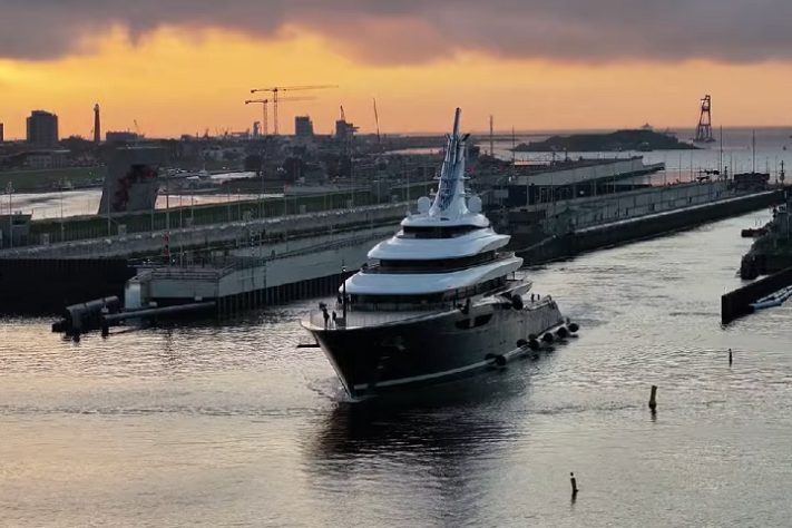 Bill Gates vende superiate de luxo que nunca usou por R$ 3,8 bilhões