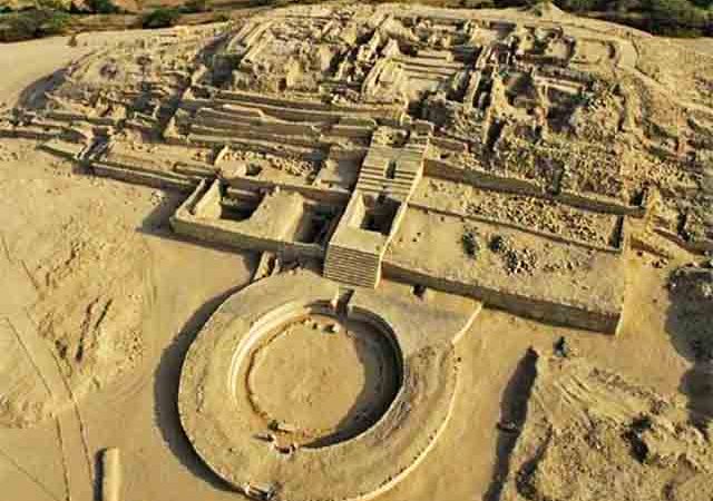 Arqueólogos reconhecem pirâmide da mais antiga civilização da América