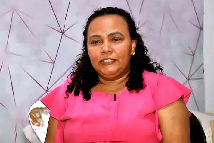 Tumor raro altera cor de pele de jovem cearense