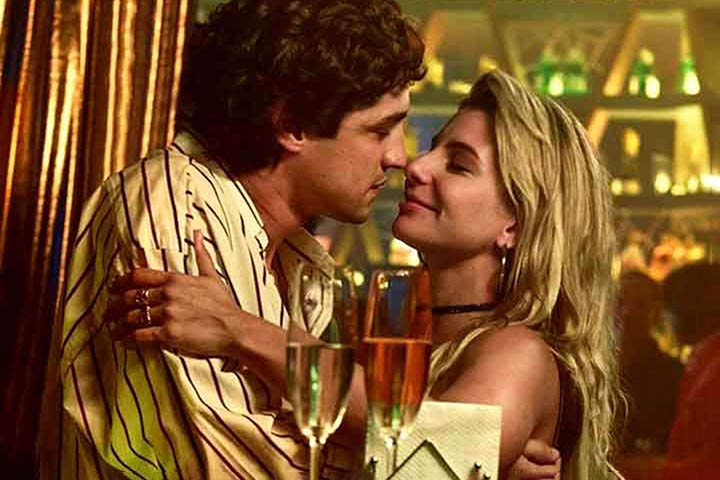 Na dramatização da trajetória de Senna, a atriz Julia Foti interpreta Adriana Galisteu e sua participação dura menos de dois minutos (1 minuto e 33 segundos). O reduzido espaço para a personagem teve repercussão negativa nas redes sociais.
