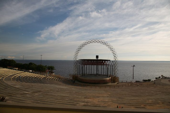 Anfiteatro na Praia de Ponta Negra, Manaus