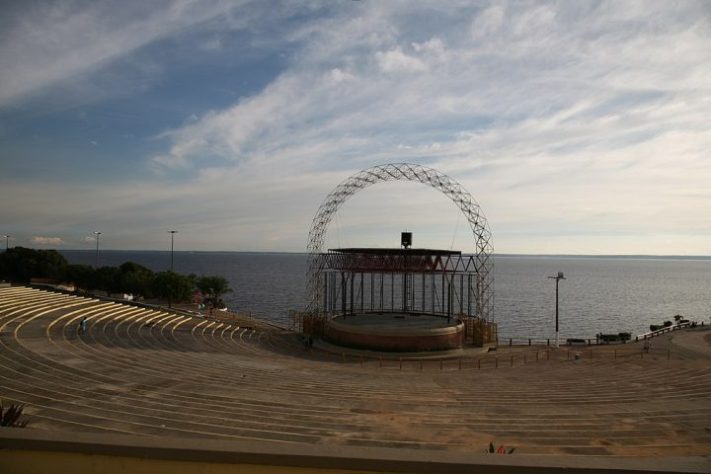 Anfiteatro na Praia de Ponta Negra, Manaus