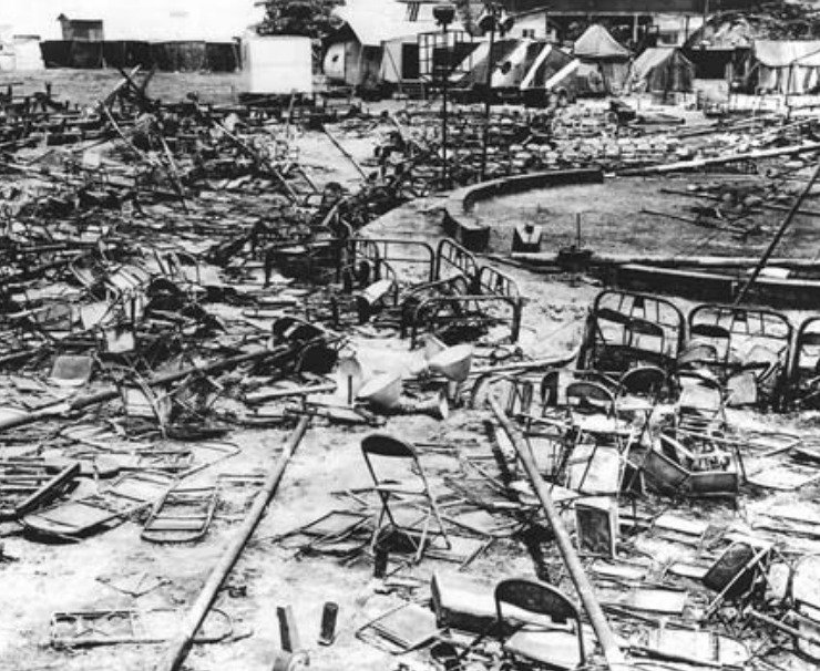 Em 17/12/1961, ocorreu a Tragédia do Gran Circus Norte-Americano, em Niterói, uma das maiores fatalidades do mundo circense, com mais de 500 mortos (na maioria, crianças). Seis dias depois, José disse ter ouvido "vozes astrais" que o mandavam abandonar o mundo material e se dedicar ao espiritual. 
