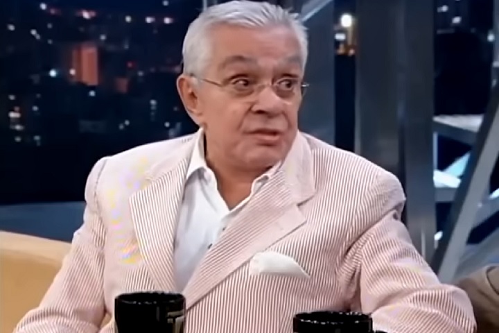 Em uma entrevista dada no ano de sua morte, ao jornal O Globo, Chico Anysio comentou sobre arrependimentos: "Não mudaria nada, faria tudo igual. Apenas não fumaria".