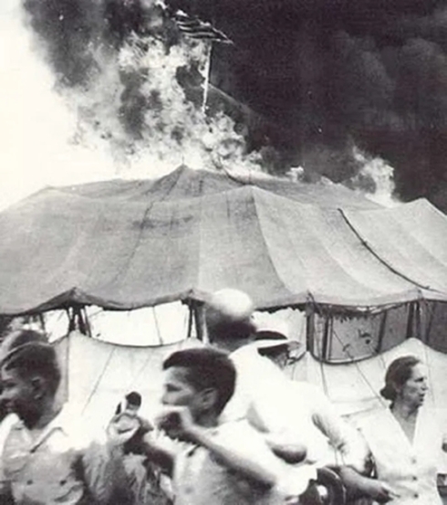 Em 17/12/1961, ocorreu a Tragédia do Gran Circus Norte-Americano, em Niterói, uma das maiores fatalidades do mundo circense, com mais de 500 mortos (na maioria, crianças). Seis dias depois, José disse ter ouvido "vozes astrais" que o mandavam abandonar o mundo material e se dedicar ao espiritual. 