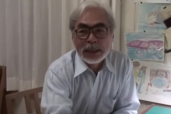 Em 2016, Hayao Miyazaki, fundador do Studio Ghibli, criticou duramente a inteligência artificial, chamando-a de "insulto à vida" e afirmando que nunca usaria a tecnologia em seus filmes.