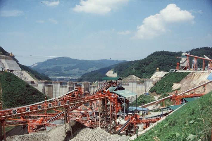 Construção de dique no Japão